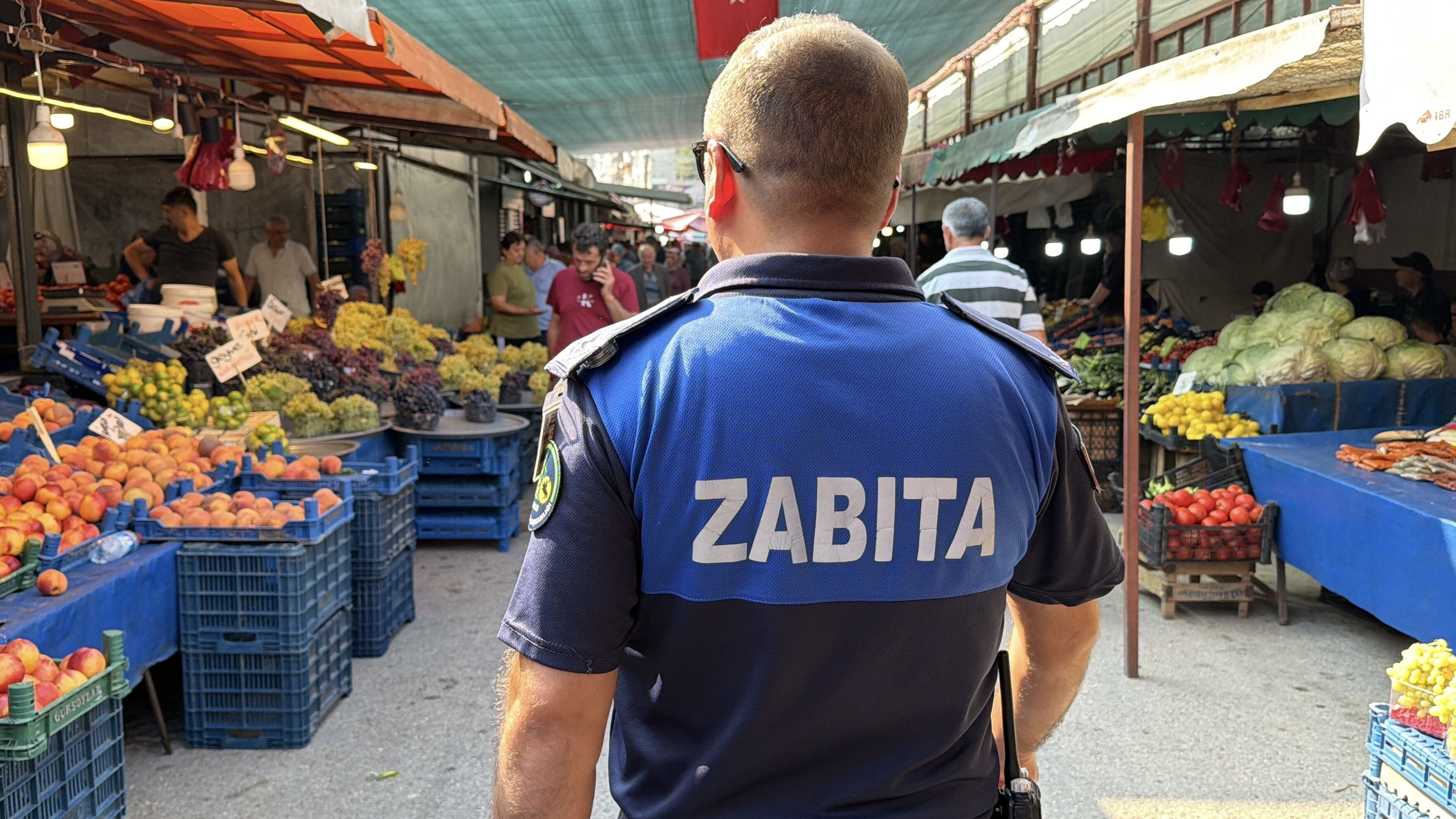 Bolu pazarında, fiyat etiketleri denetlendi