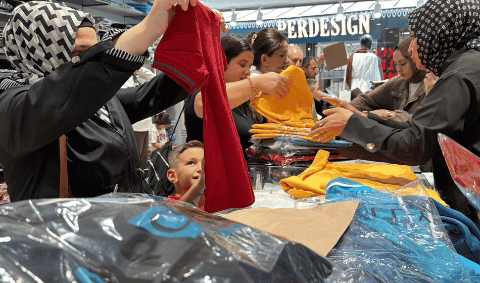 Böyle Izdiham Görülmedi Iğne Atsan Yere Düşmez
