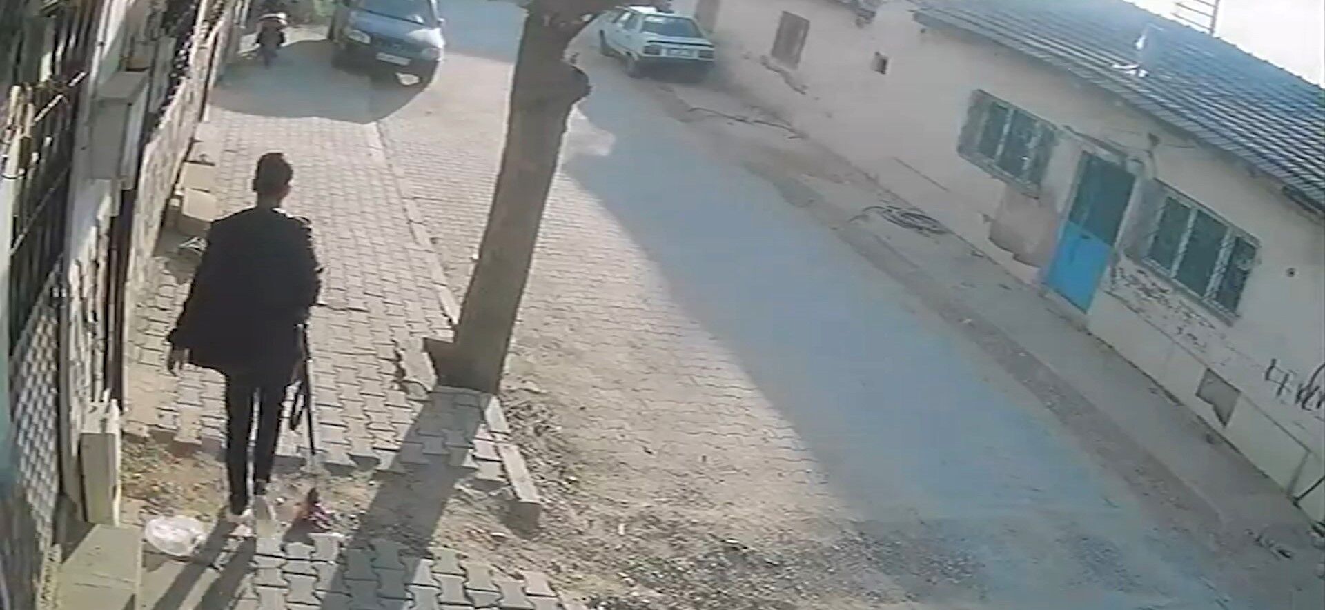 Okul Önünde Silahlı Saldırı Görüntüleri Ortaya Çıktı (3)