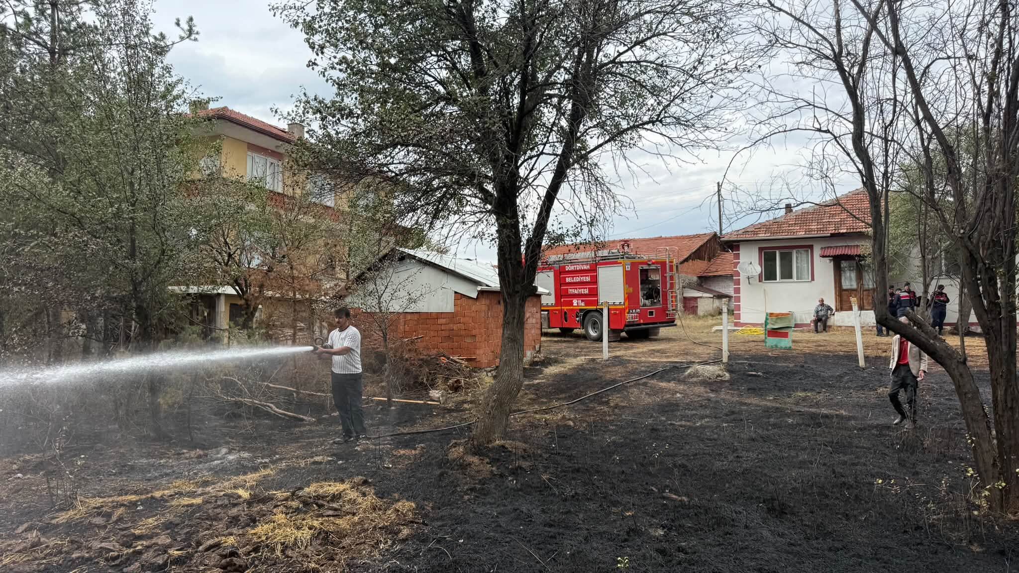 Yerleşim Yerinin Yakınında Yangın Çıktı! (2)