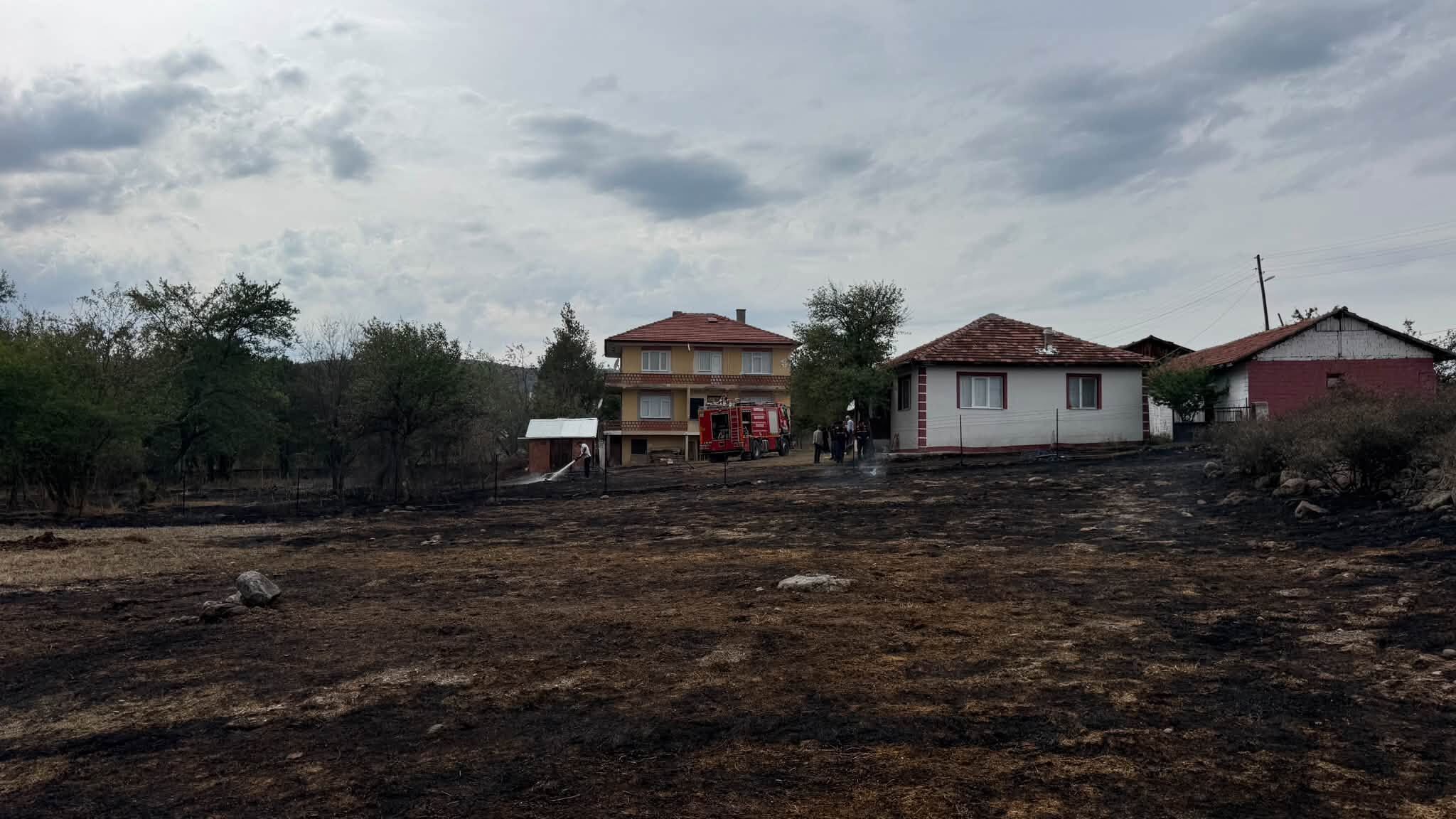 Yerleşim Yerinin Yakınında Yangın Çıktı! (4)