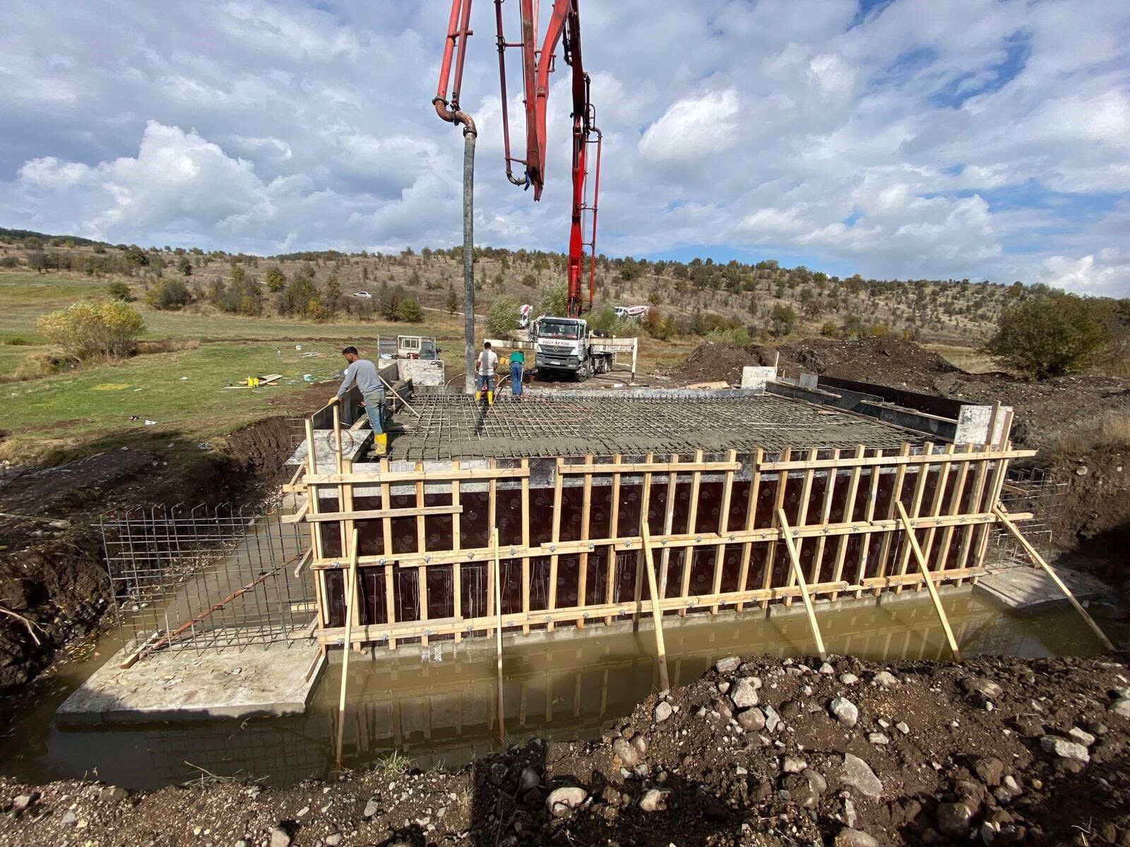 6 köyde menfez köprüleri yenileniyor