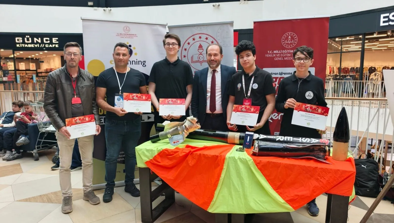 Bolu’da Cumhuriyet Coşkusu Ve Bilim 14 Burda Avm’de Buluştu (7)