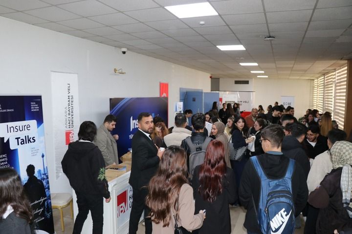 Bolu'da Üniversite Öğrencileri Türkiye Sigorta Zirvesi’ne Katıldı (1)-1