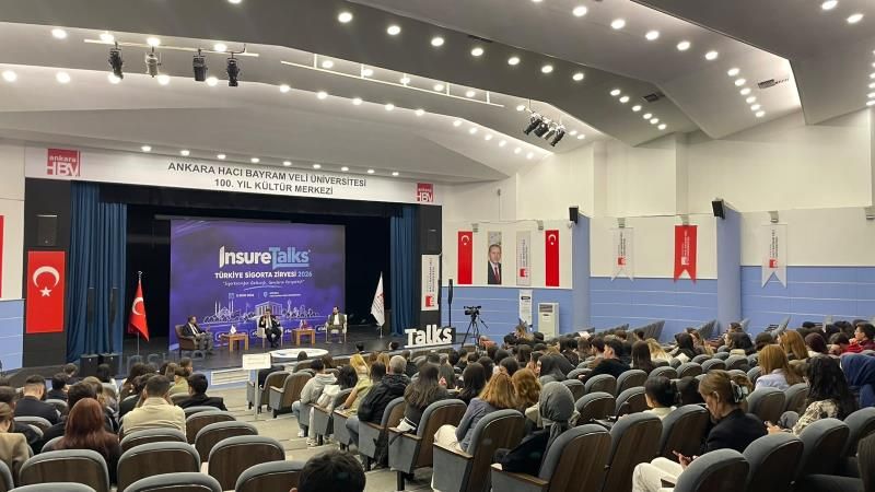 Bolu'da Üniversite Öğrencileri Türkiye Sigorta Zirvesi’ne Katıldı (2)