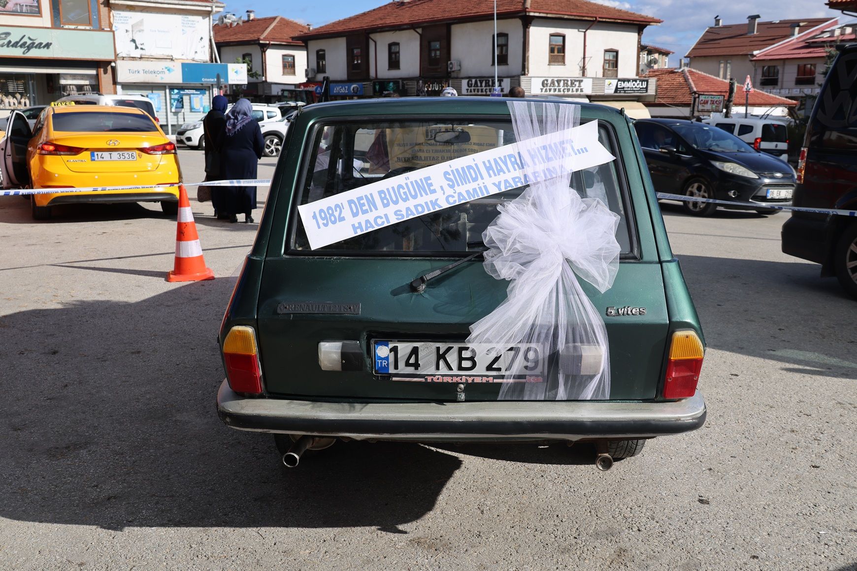 Cami Inşaatına Satılan Otomobil (2)