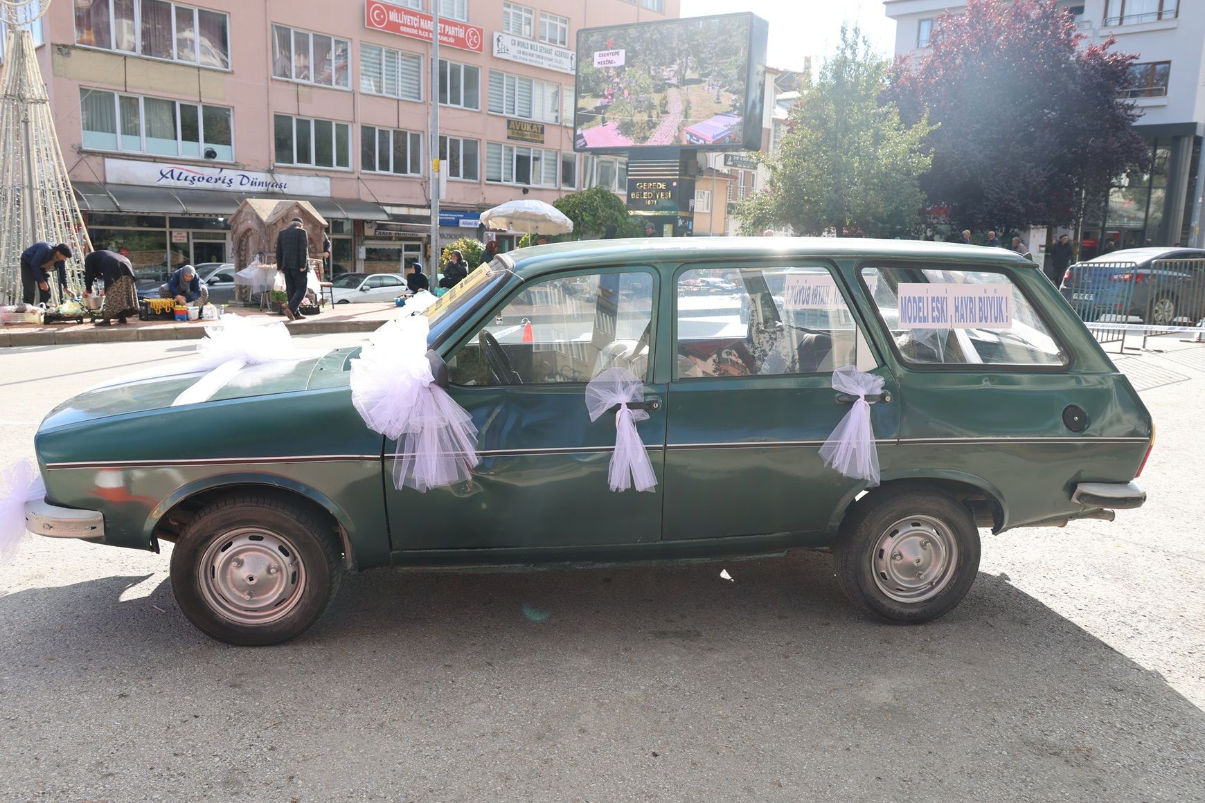 Cami Inşaatına Satılan Otomobil (4)
