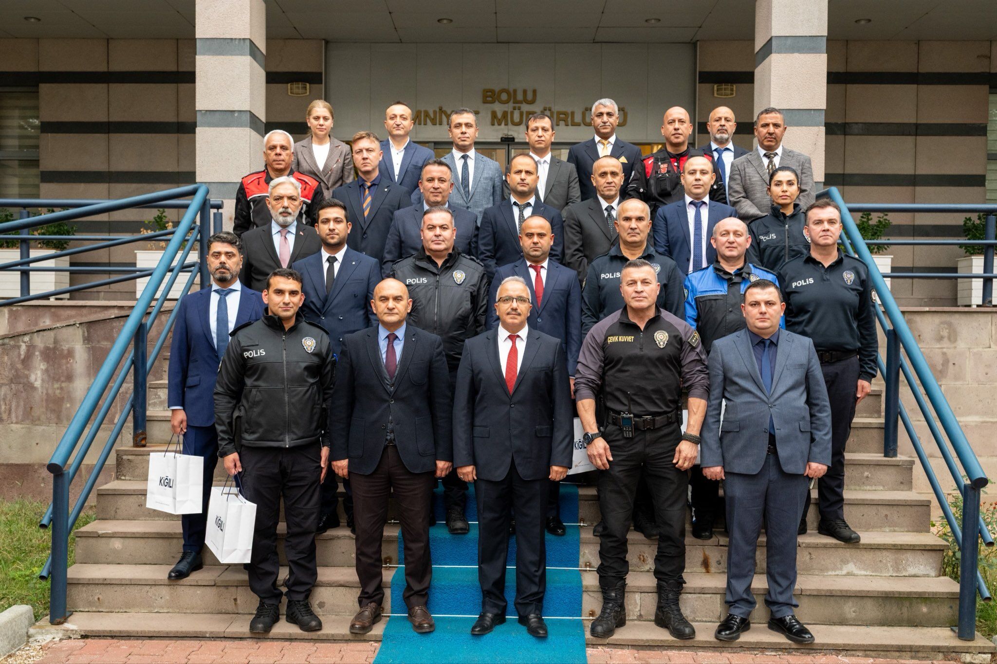 Emniyet Teşkilatında Başarılı Personele Anlamlı Jest!-1