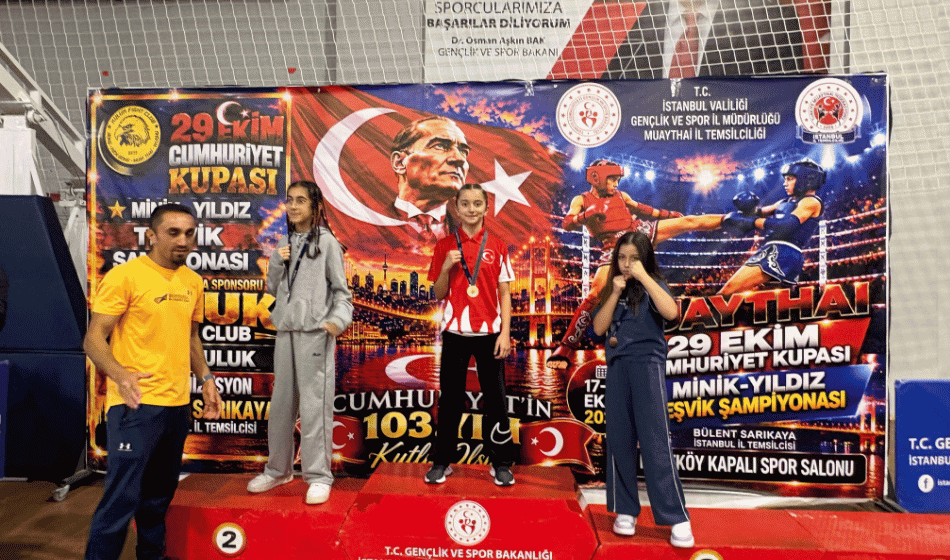 Minik Sporcu Ringde Tarih Yazdı! Cumhuriyet Kupası'nda Altın Madalya (3)