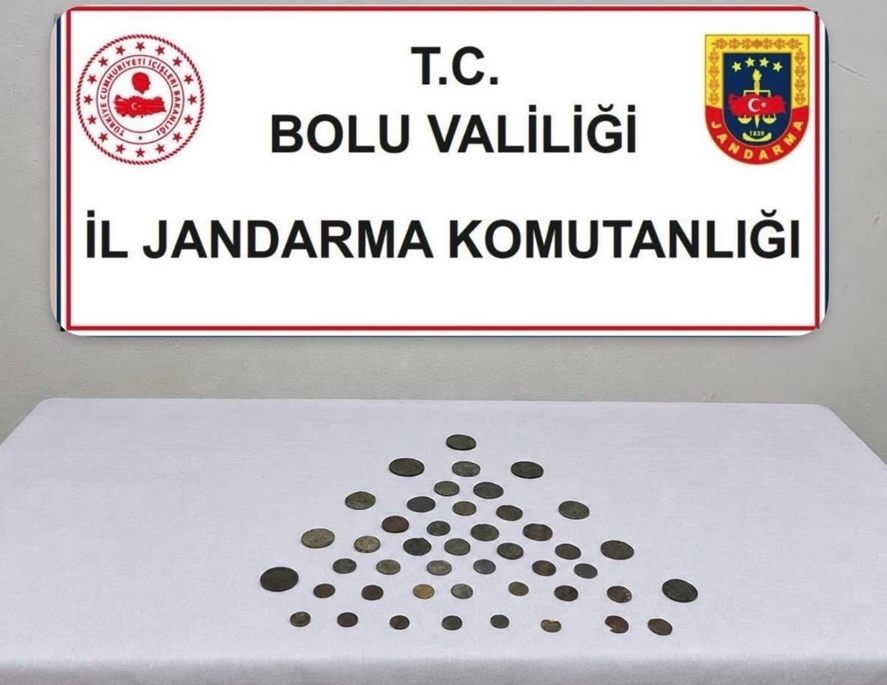 Bolu’da kaçak tarihi eser satmaya çalışan 2 kişi yakalandı