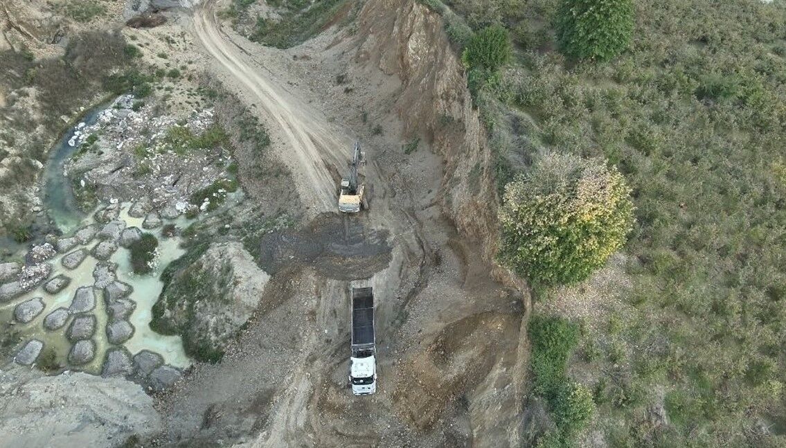 Sanayi atıkları dökerken yakalandılar