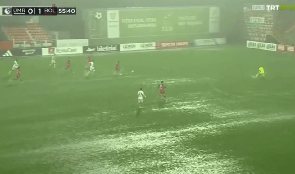 Ümraniyespor-Boluspor maçı ertelendi